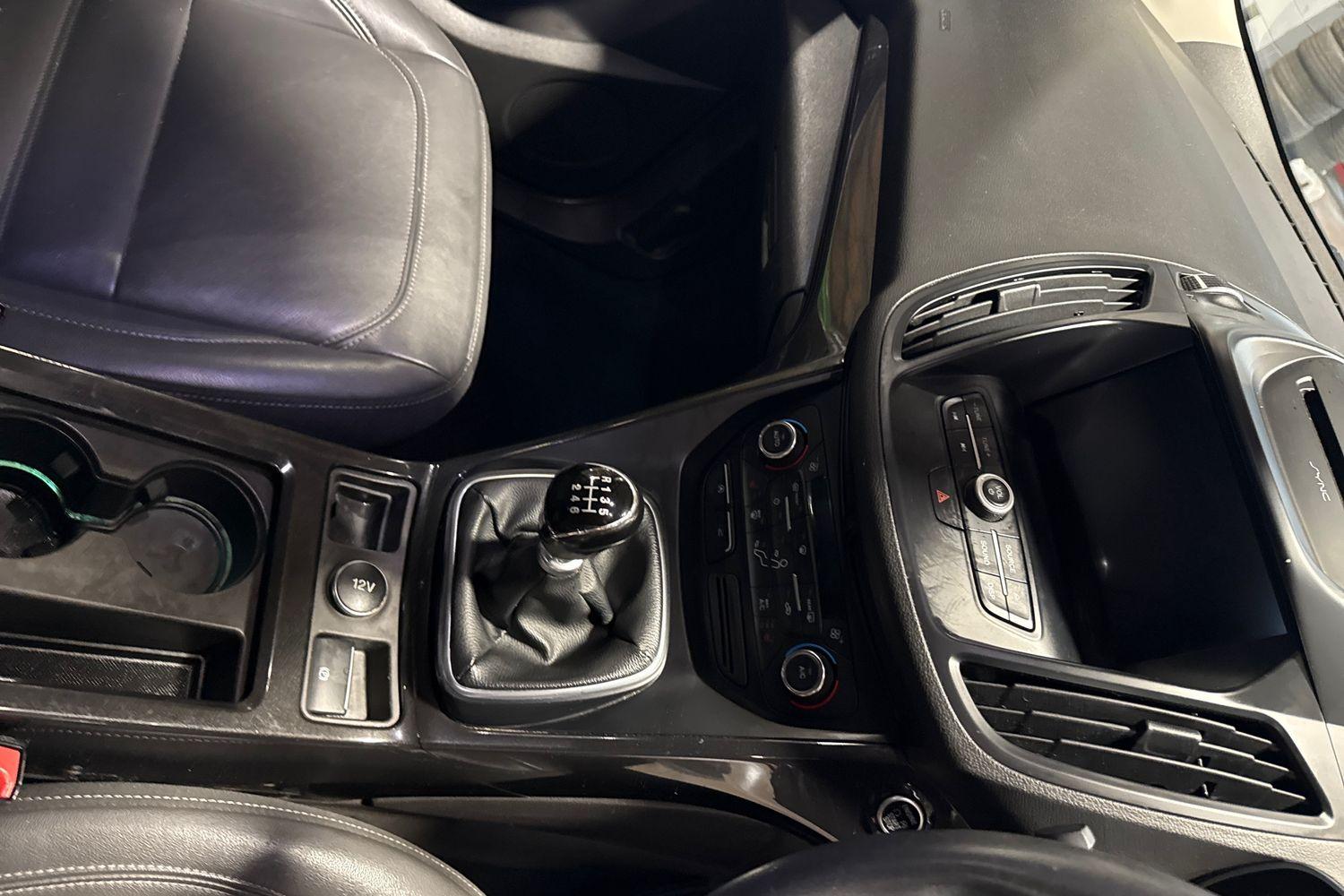Ford KUGA Photo 30