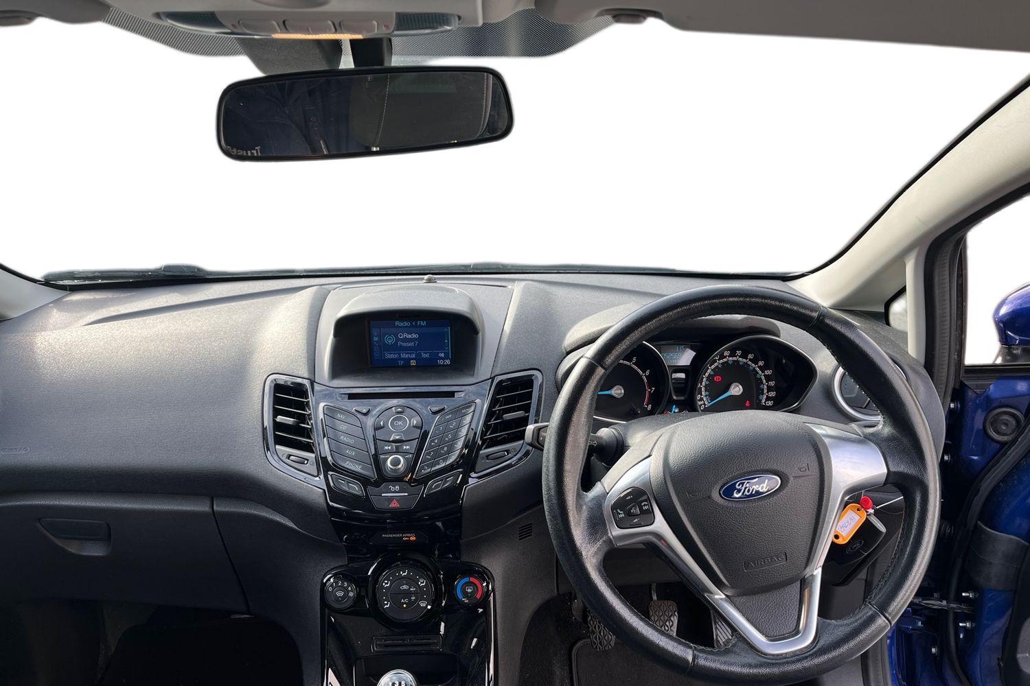 Ford FIESTA Photo 10