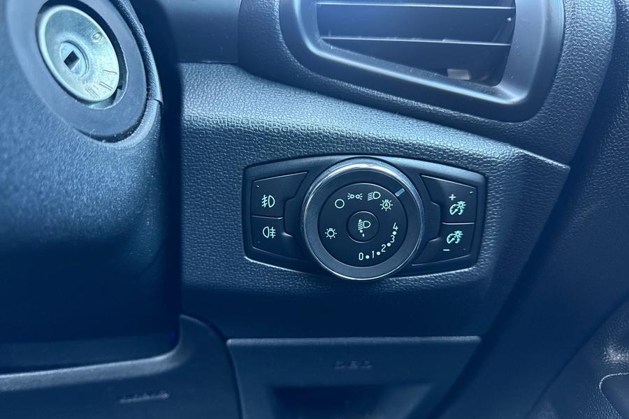 Ford ECOSPORT Photo autoimg-83b03e3252439934bd025e004b198cacc8a5e891.jpg