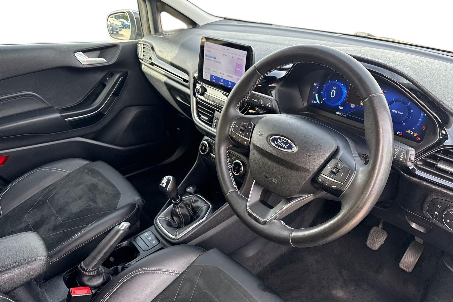 Ford FIESTA Photo 8