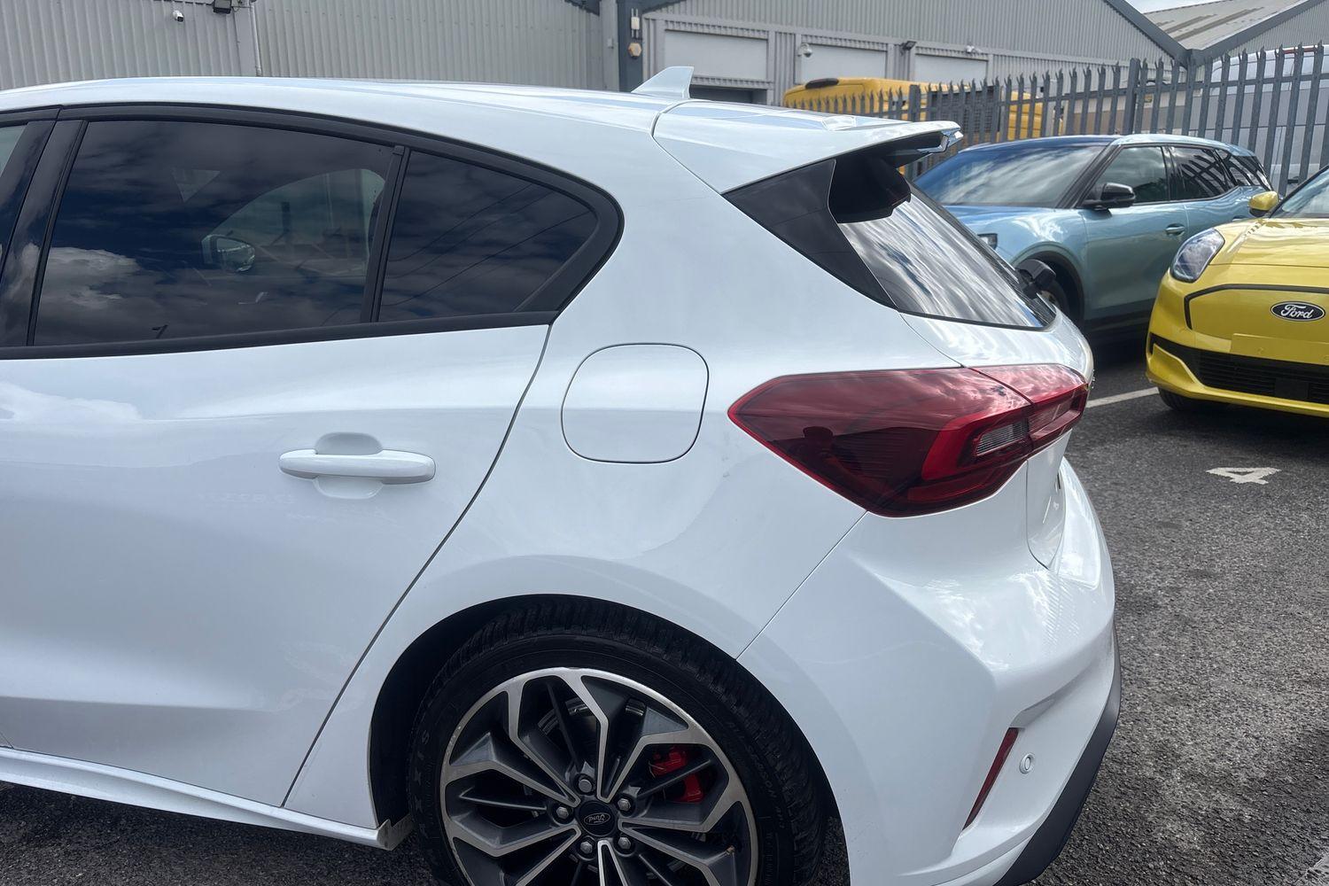 Ford Focus Photo 24