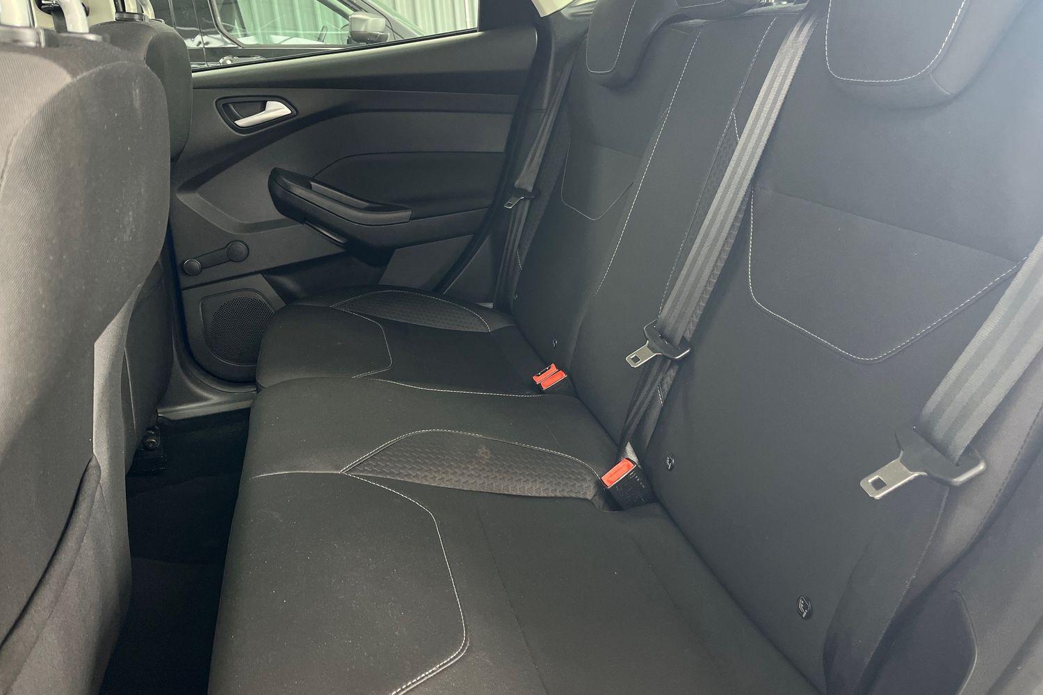 Ford FOCUS Photo 19