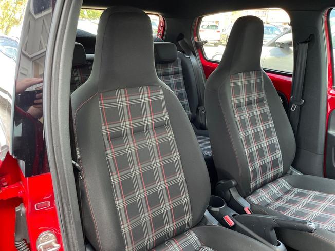 VOLKSWAGEN UP Photo 27