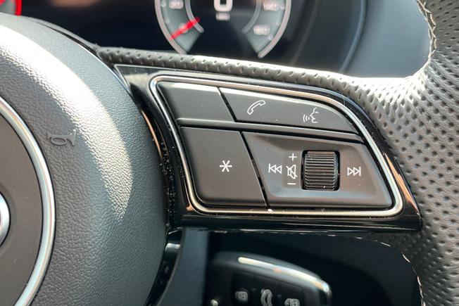 Audi Q2 Photo 17