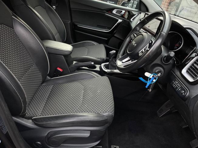 KIA Ceed Photo 28