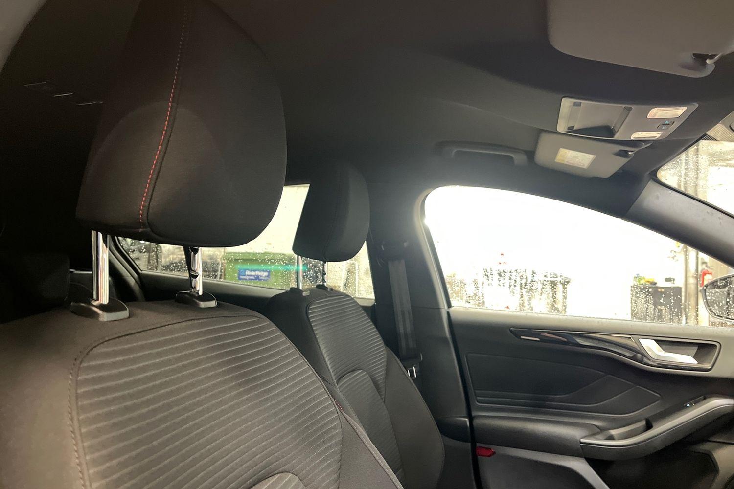 Ford FOCUS Photo 16