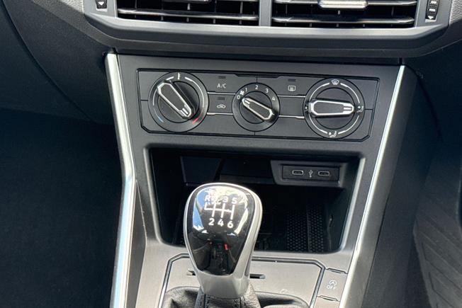 VOLKSWAGEN Taigo Photo 25