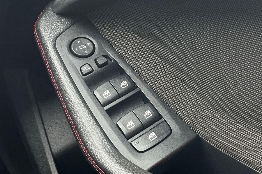 BMW 1 SERIES Photo autoimg-83c5d8bb5550002c56761a708a1c69f92827db81.jpg