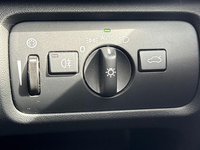 VOLVO V40 Photo 27