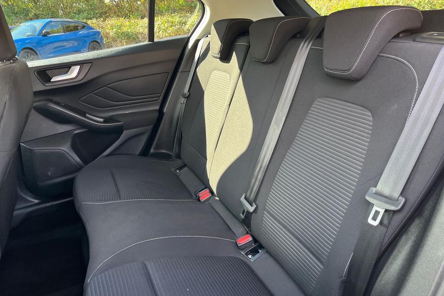 Ford FOCUS Photo autoimg-83c6b02d722c336e38ab030da0e04d7e3ea139d2.jpg