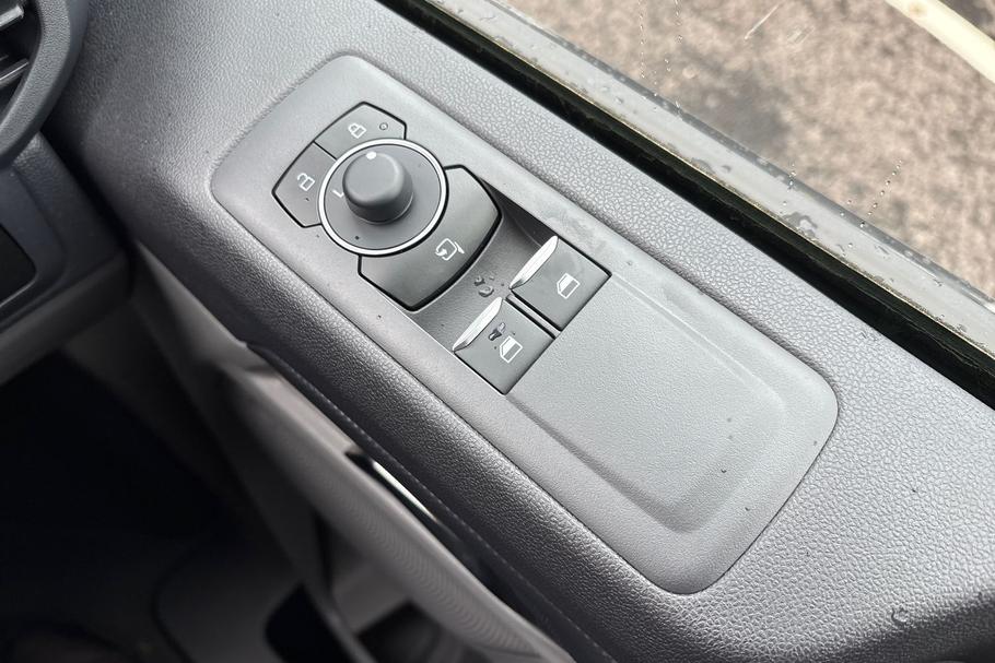 Used Ford TRANSIT CUSTOM HT75EBU 19