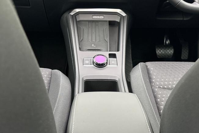 VOLKSWAGEN T-Roc Photo 24