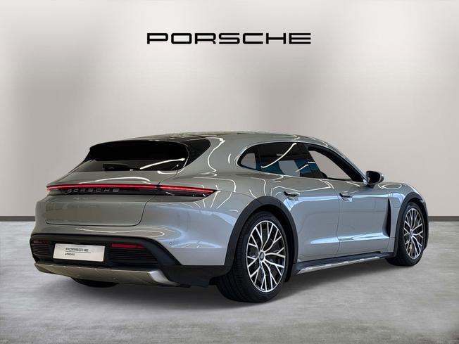 PORSCHE Taycan Photo 7