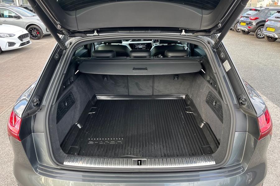 Audi e-tron Photo autoimg-83d358b51b1a7f6f90b6958154fe19db93840228.jpg