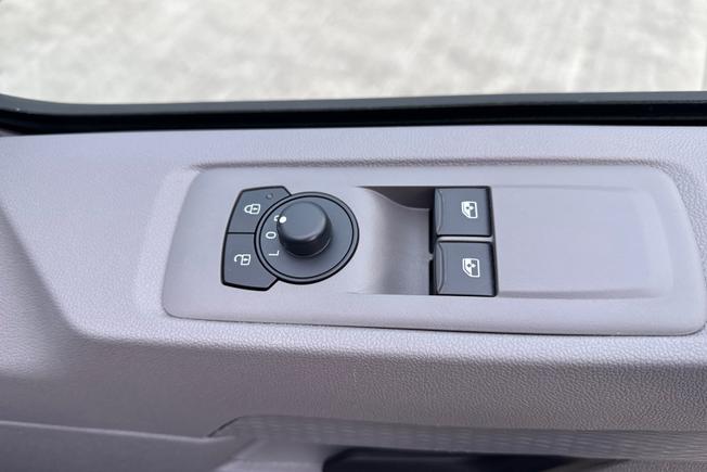 VOLKSWAGEN e-Transporter Photo 35