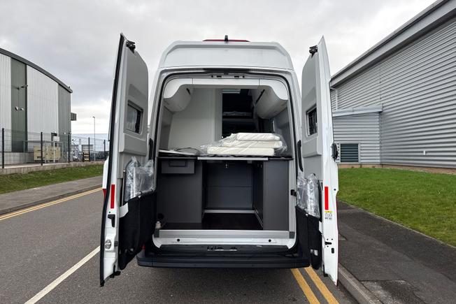 VOLKSWAGEN Grand California Photo 12