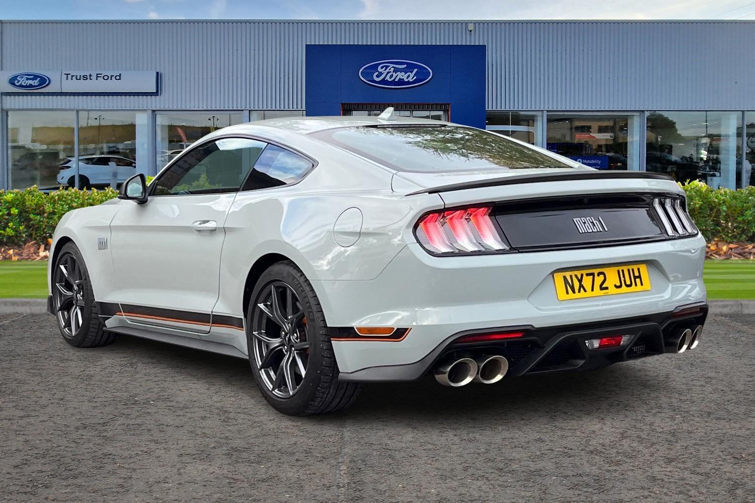 Ford Mustang Photo 1