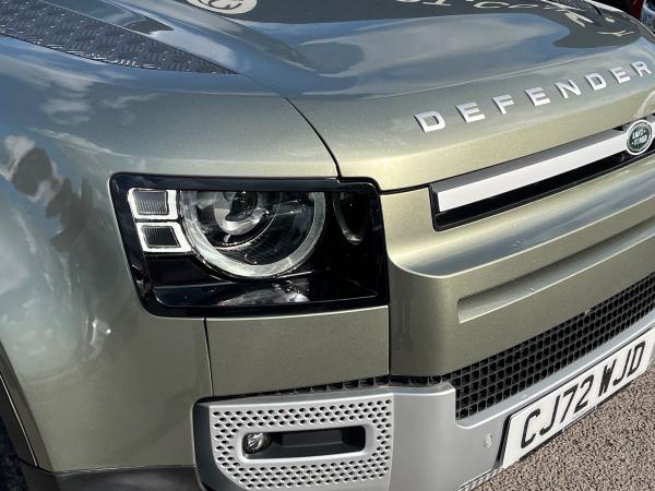 Land Rover Defender 110 Photo autoimg-83decbe647c503580f9daf8e3f6ccfaf578971f8.jpg