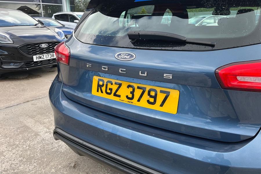 Ford FOCUS Photo autoimg-83df061395168ace45b0d8afca38d4949b89599f.jpg