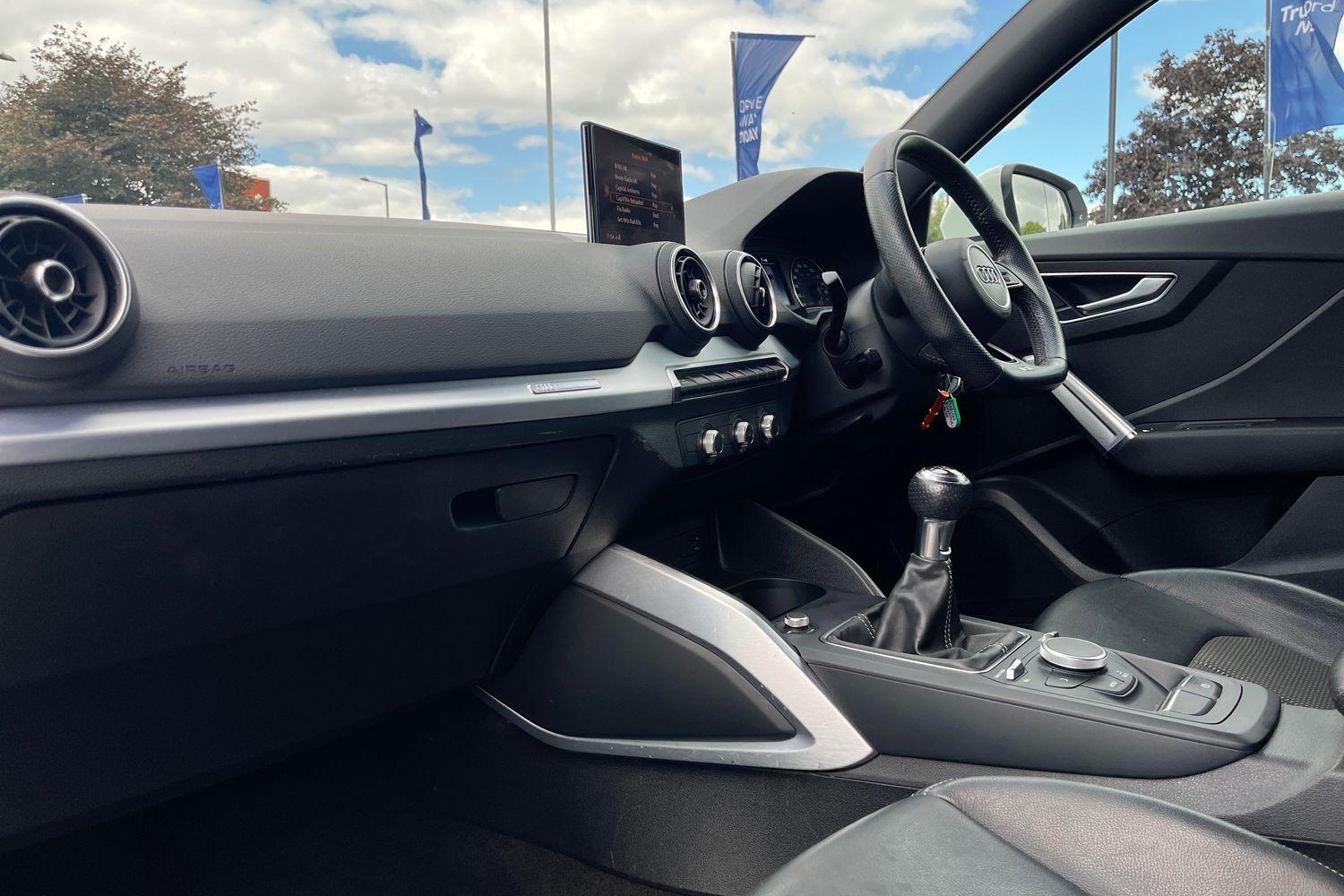 Audi Q2 Photo 17