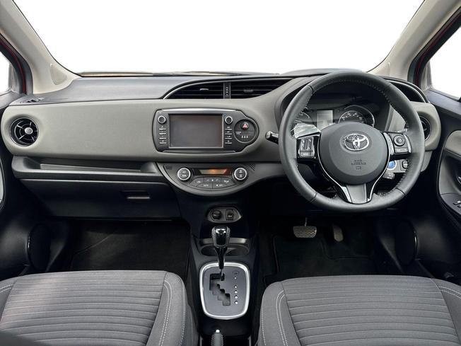 TOYOTA Yaris Photo 10