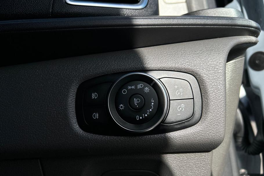 Used Ford TRANSIT CUSTOM YS69KHO 34