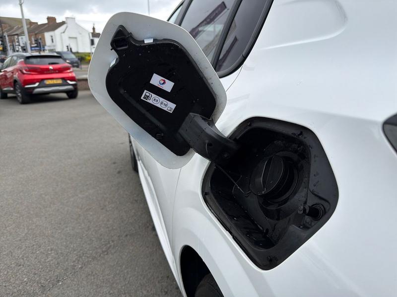 Used Peugeot 208 NV72GXS 32