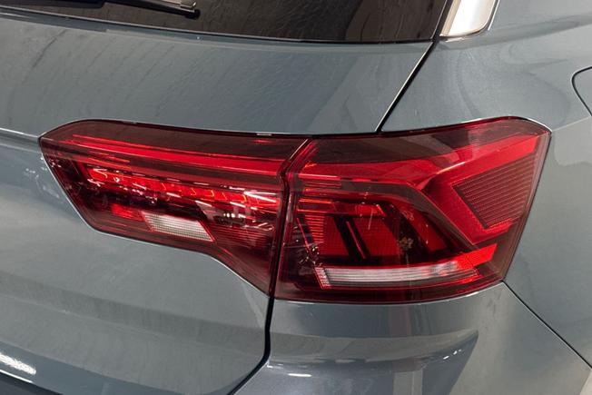 VOLKSWAGEN T-Roc Photo 18