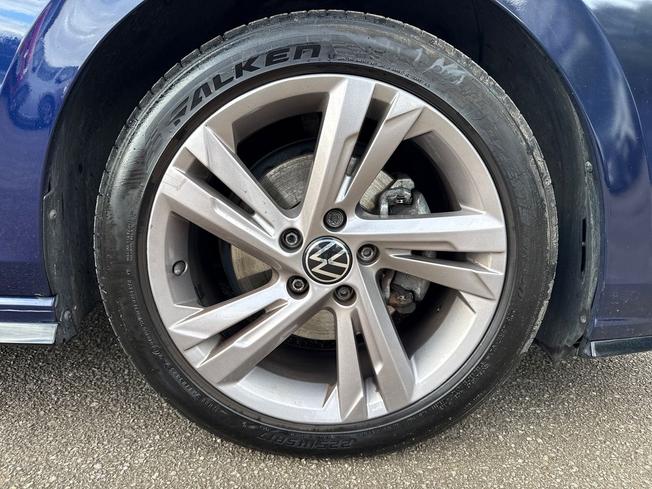 VOLKSWAGEN Golf Photo 5