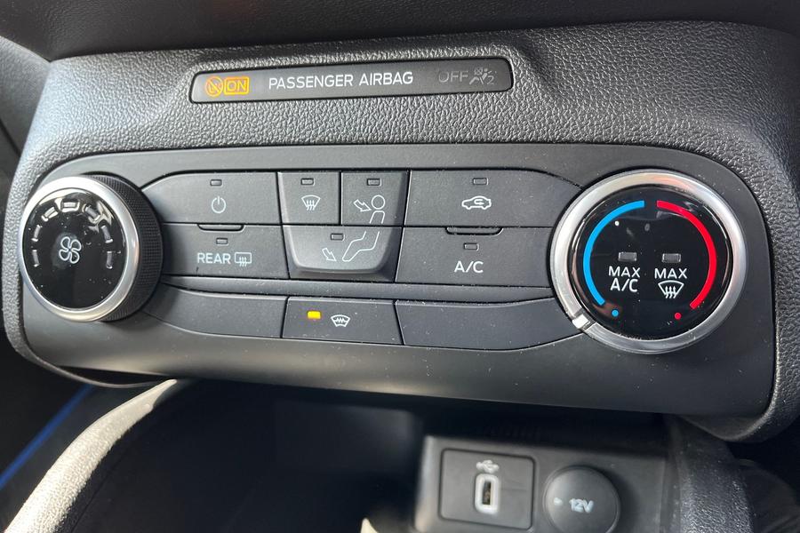 Ford Focus Photo autoimg-83fb345db17eaf2340ef4661f99c6afa5bfd464f.jpg