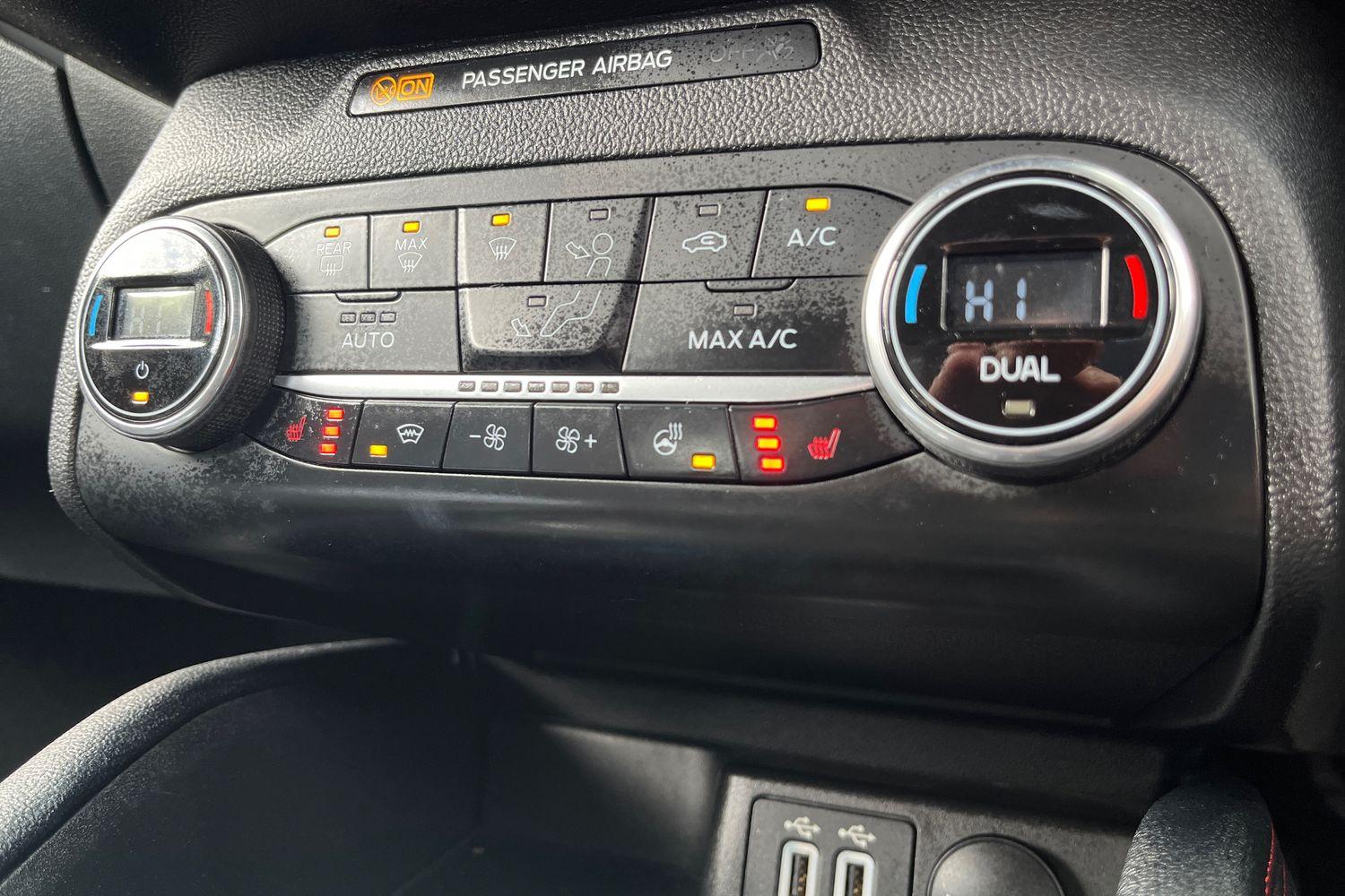 Ford FOCUS Photo 30