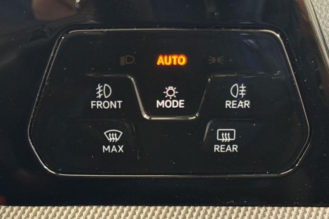 VOLKSWAGEN Golf Photo 28