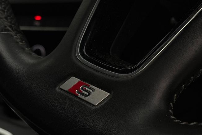 AUDI A4 Photo 26