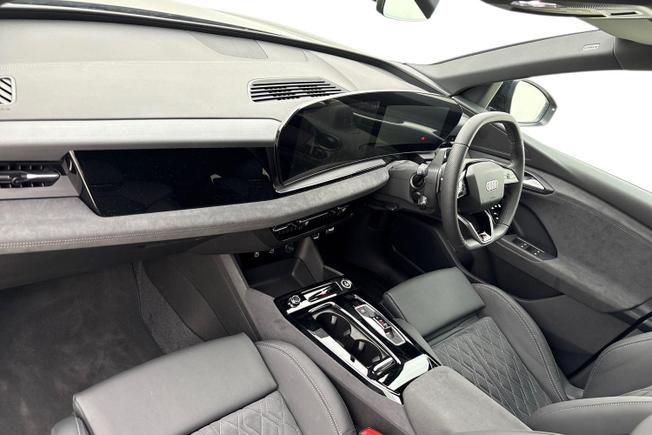 AUDI Q6 E-Tron Photo 2
