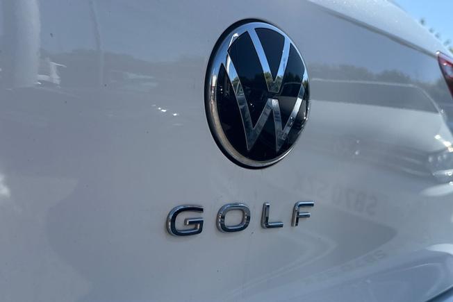 VOLKSWAGEN Golf Photo 21