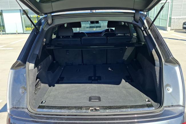 AUDI Q7 Photo 12