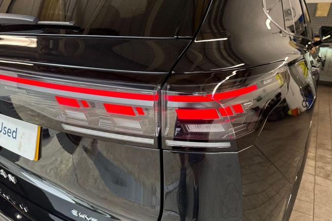VOLKSWAGEN Tiguan Photo 18