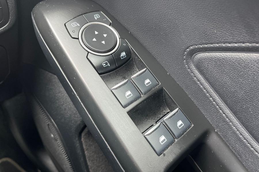 Ford FOCUS Photo autoimg-8418e3f06db2568e8a232accca387e1539186946.jpg