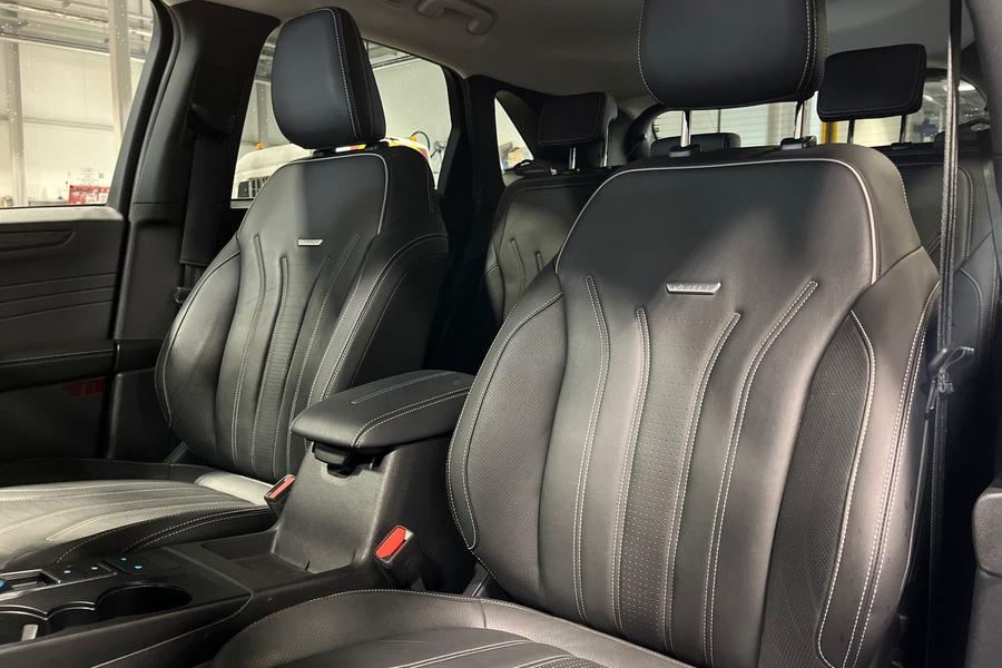 Ford KUGA Photo autoimg-84200731e390966aecf3a48c18fec7b6c9bdcc3a.jpg