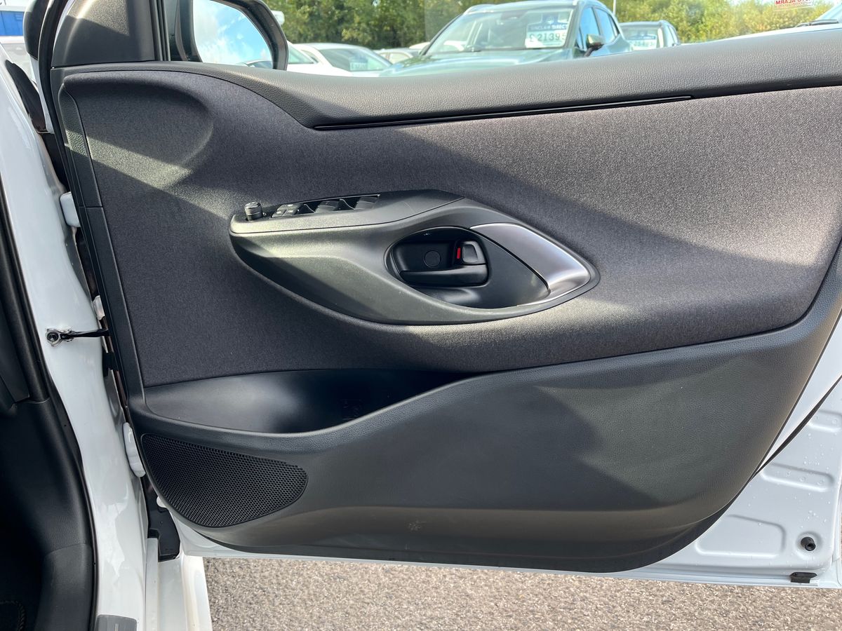 Toyota Yaris Photo 24