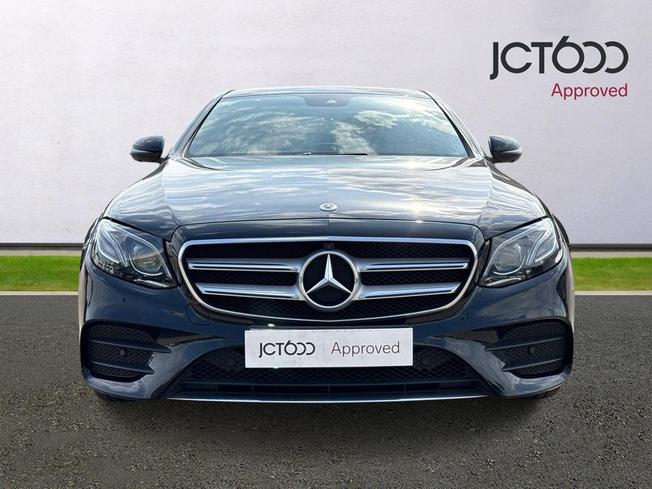 MERCEDES-BENZ E Class Photo 8