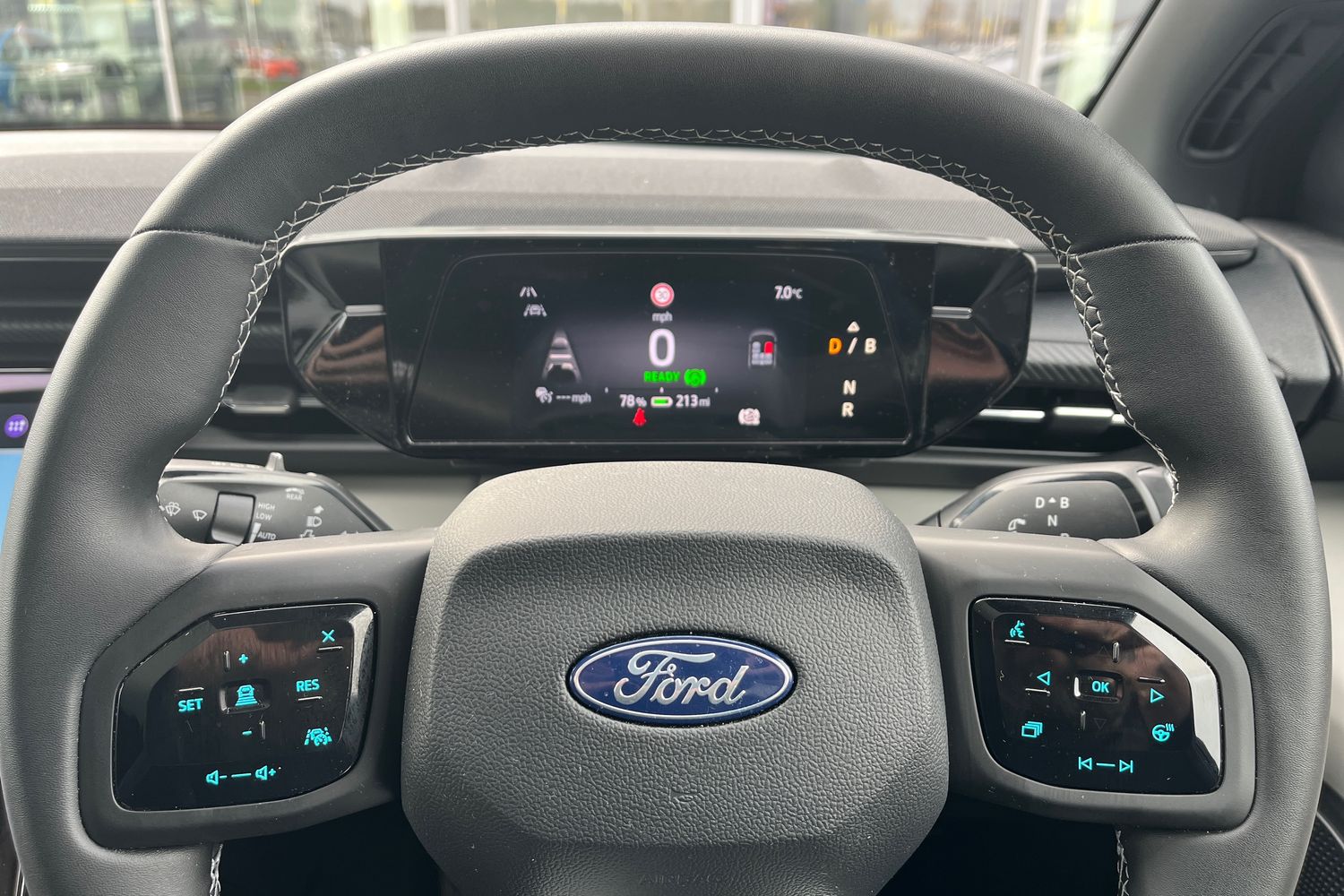 Ford Explorer Photo 11