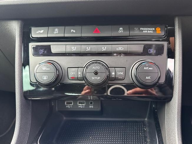 SEAT Leon Photo 33