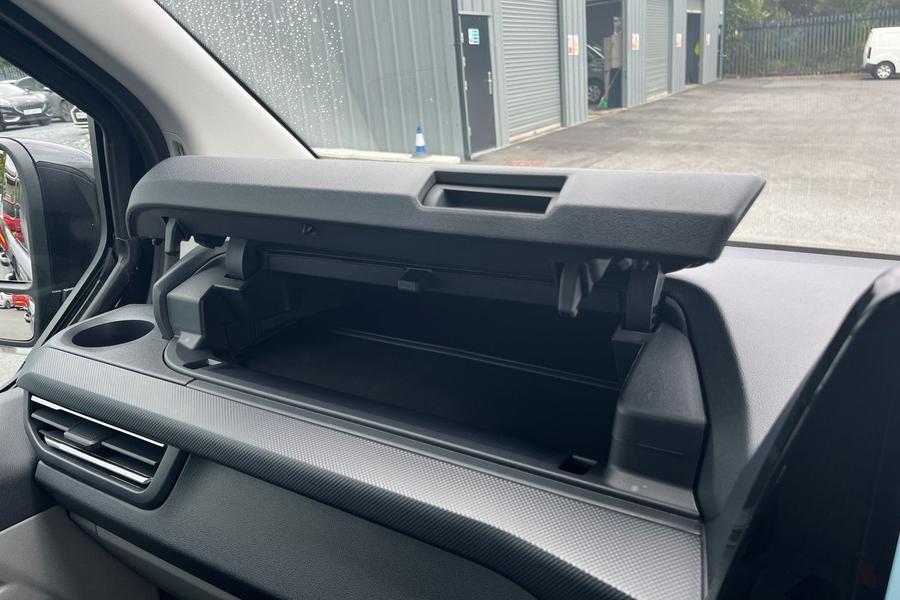 Ford TRANSIT CUSTOM Photo autoimg-842966379680582c6b408325851b9251583eaa61.jpg