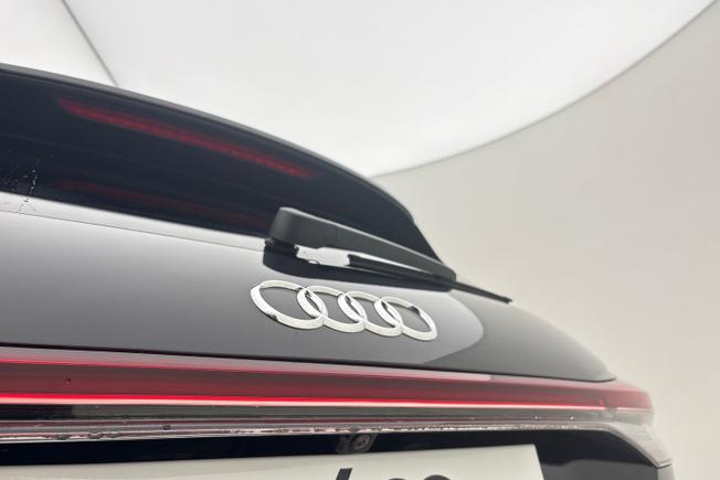 AUDI Q4 E-Tron Photo 25