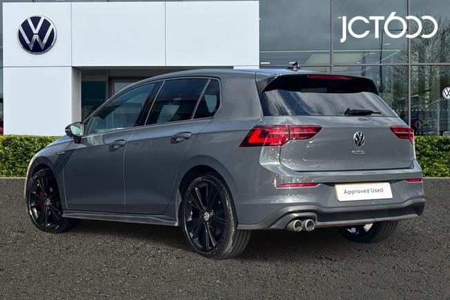 VOLKSWAGEN Golf Photo 3