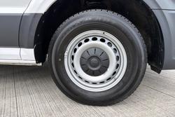 VOLKSWAGEN Crafter Photo 5