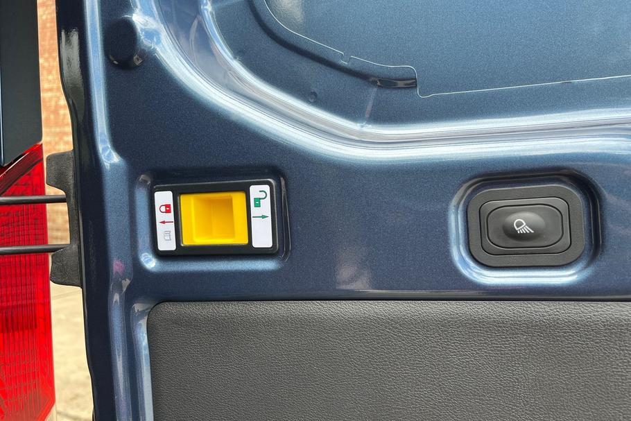Used Ford TRANSIT WN75CAV 15