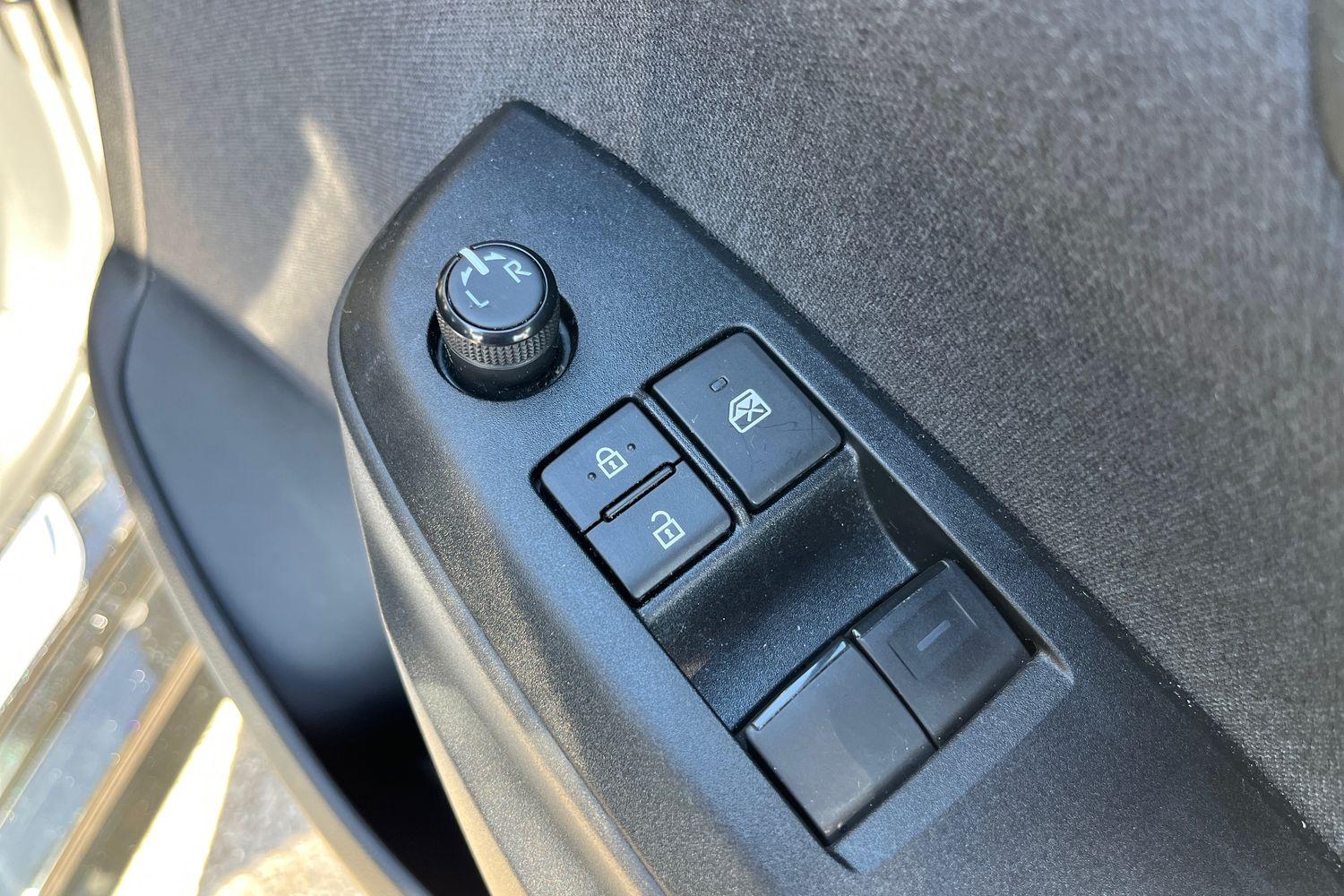Toyota YARIS Photo 15