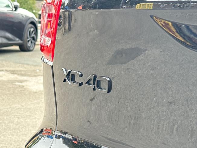 VOLVO Xc40 Photo 32